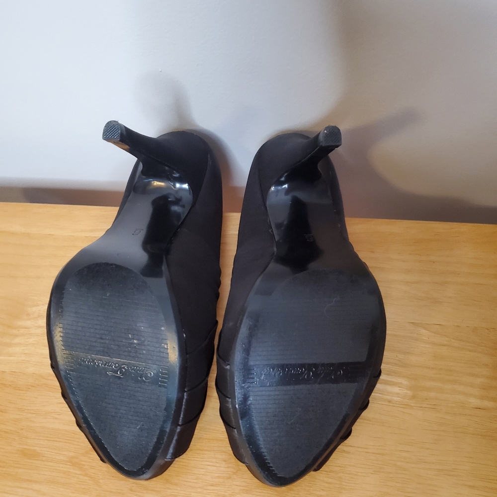 Donated: Lulu Townsend Lt Daffodil Pumps - Picture 4 of 4